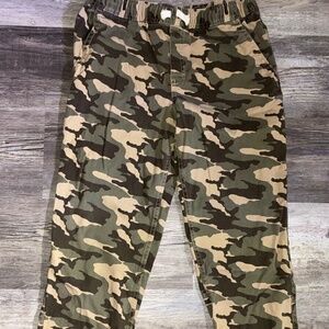 *CAMO PANTS*